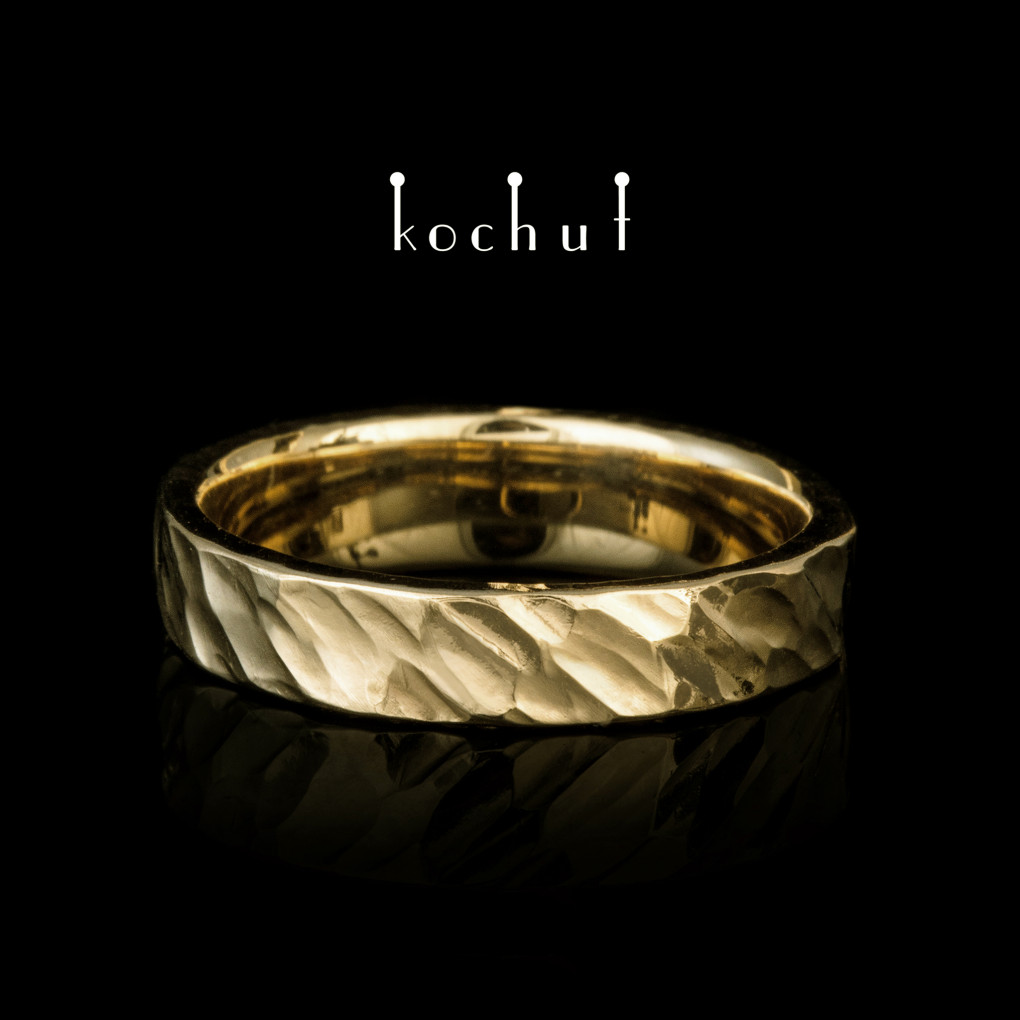 Wedding ring «Brutal Left». Yellow gold