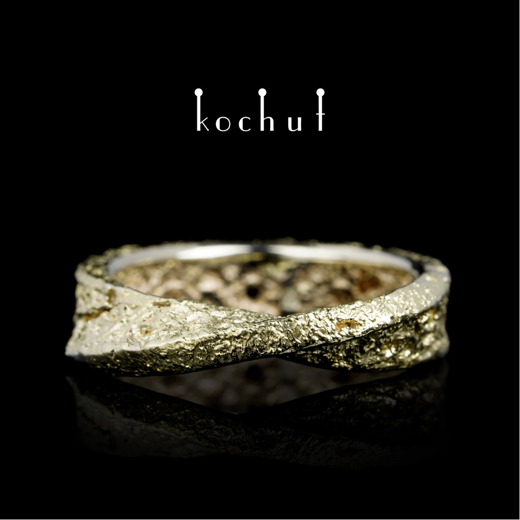 Wedding ring «Celtic ribbon of Mobius». White gold, gold fusing