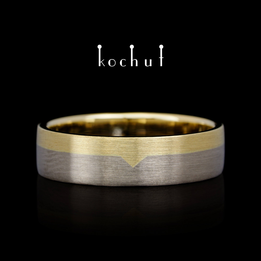 Flat-shaped wedding ring «The Last Frontier». Yellow gold, palladium gold