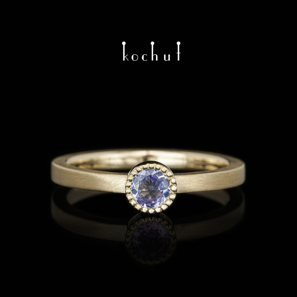 Ring «Neptune». Yellow gold, cornflower sapphire