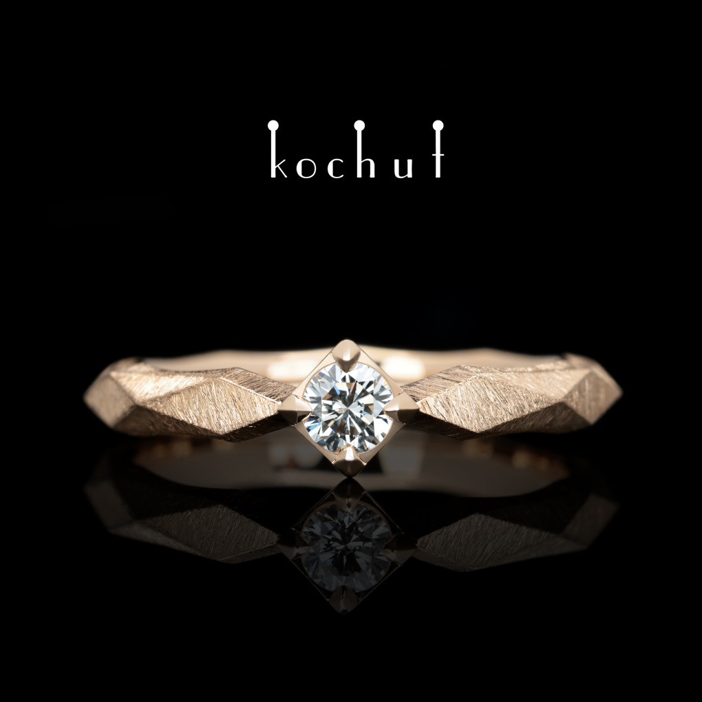 Engagement ring «My Queen». Red gold, diamond