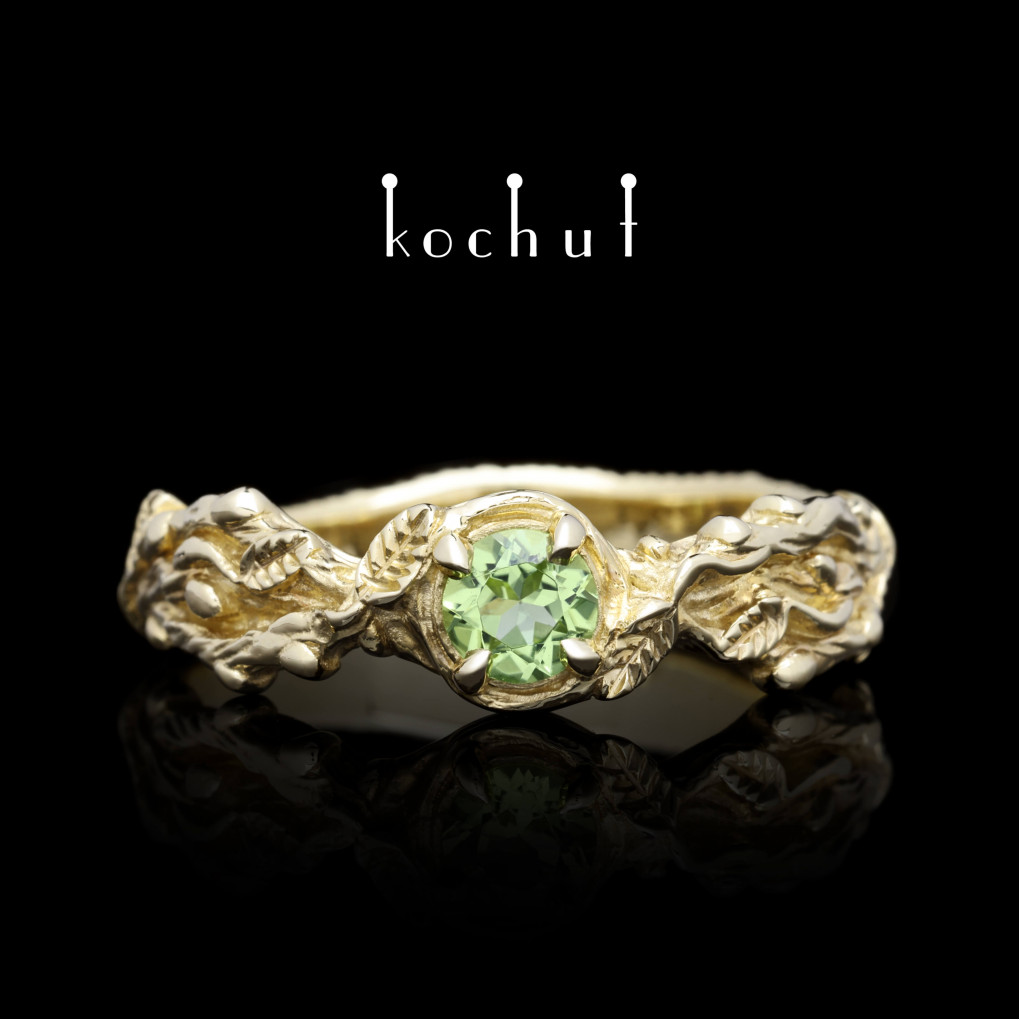 Engagement ring «Sprouts». Yellow gold, chrysolite