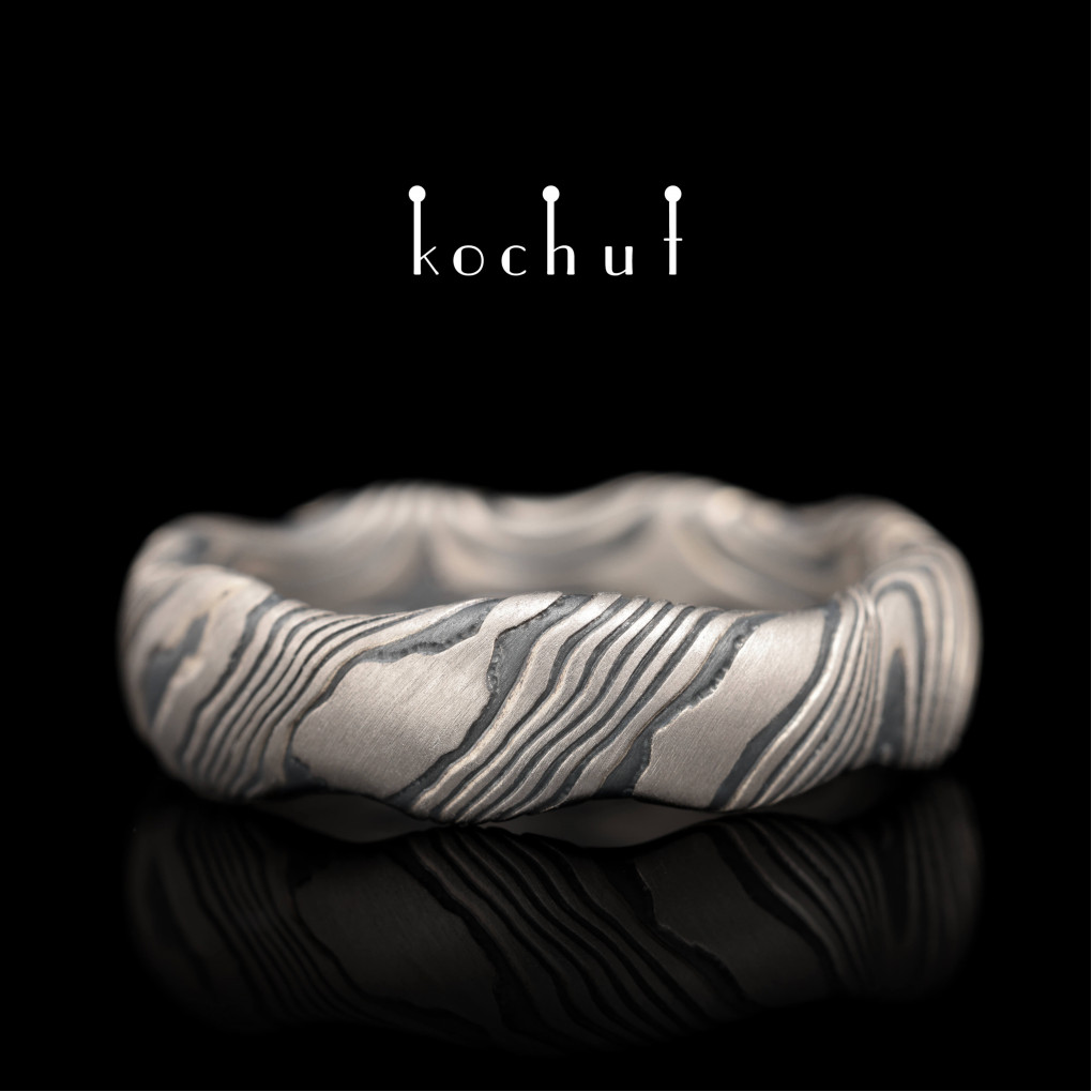 Seamles wedding ring mokume «Waves». Palladium gold, etched silver, oxidized