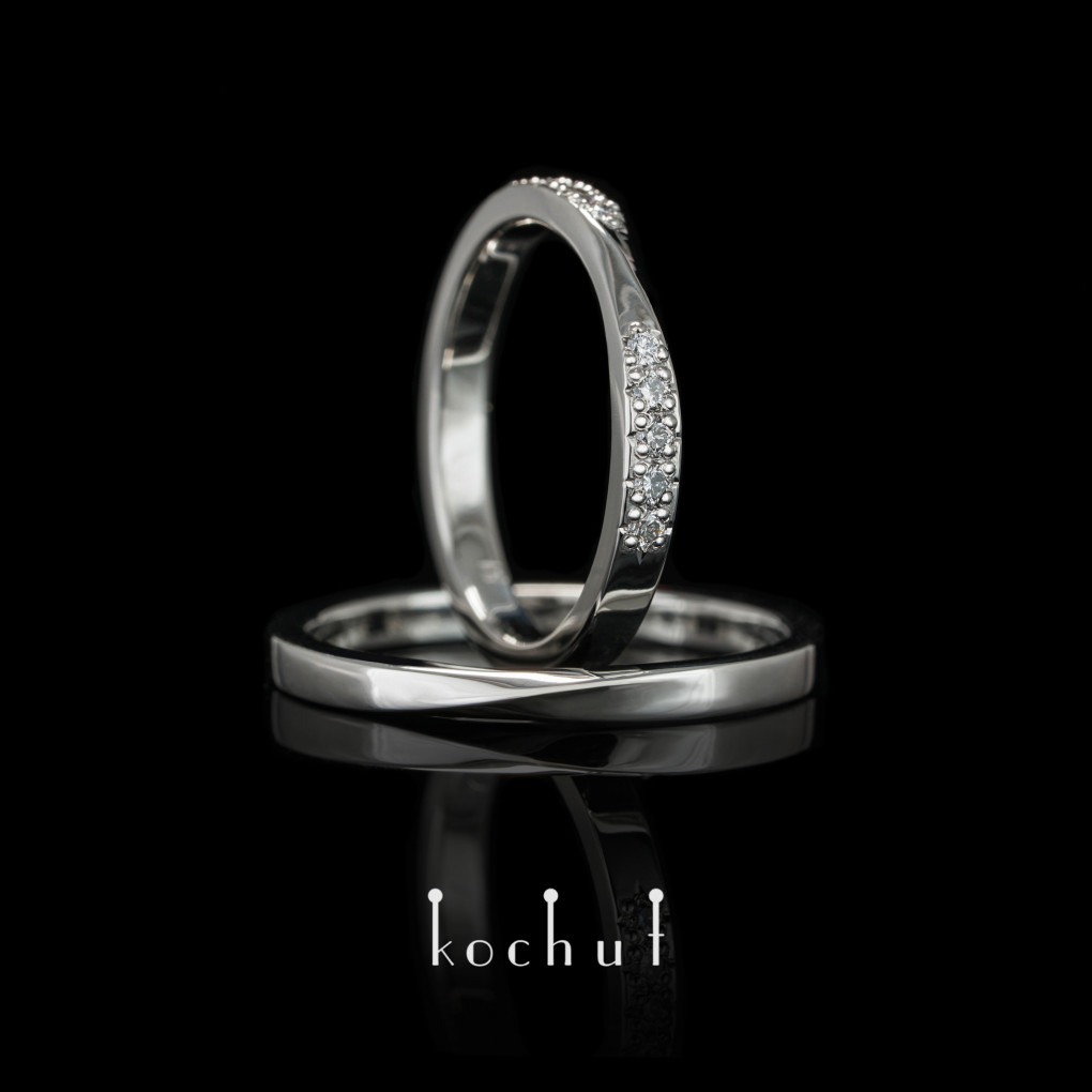 Narrowed wedding bands Mobius ribbon Platinum, diamonds