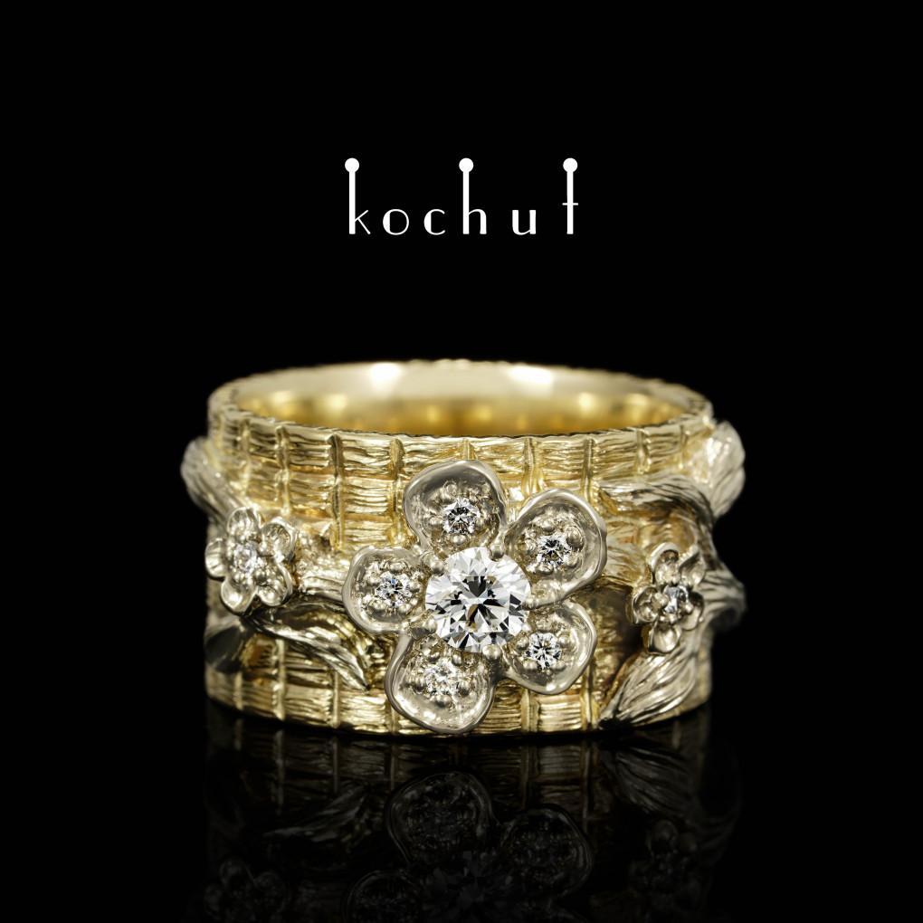 Ring «Revival». White, yellow gold, diamonds