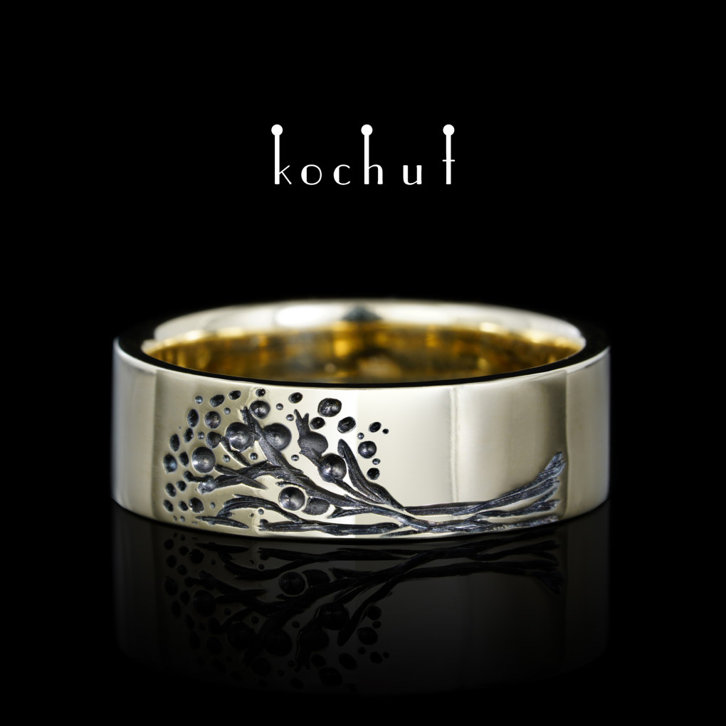 Flat-shaped wedding ring «Tree of life: halves». Yellow gold, black rhodium