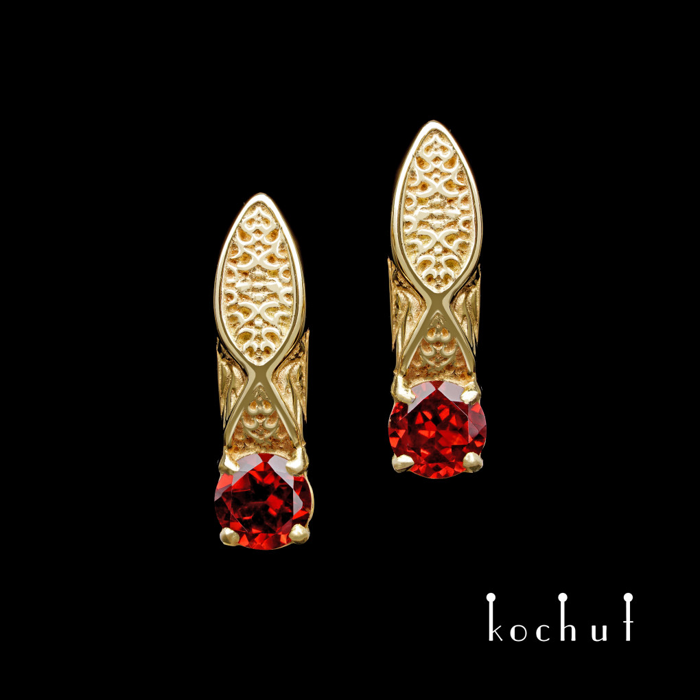 Earrings «Versailles». Yellow gold, red garnets