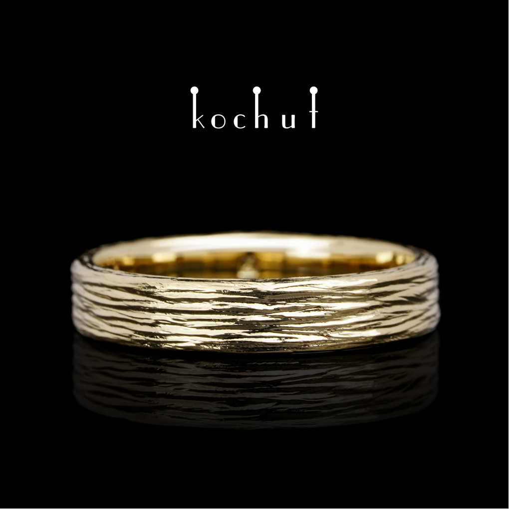 Wedding ring «Tree bark». Yellow gold