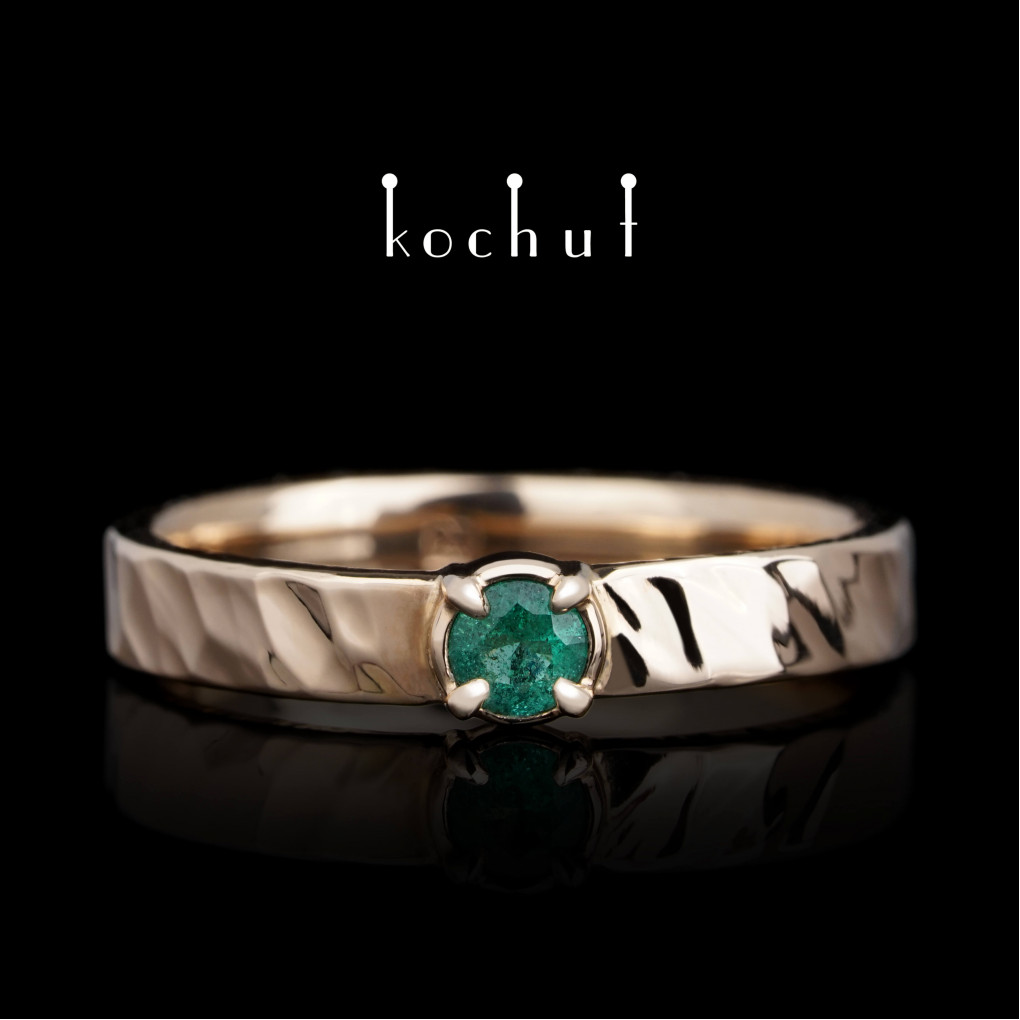 Ring «Rainbow kaleidoscope». Red gold, emerald