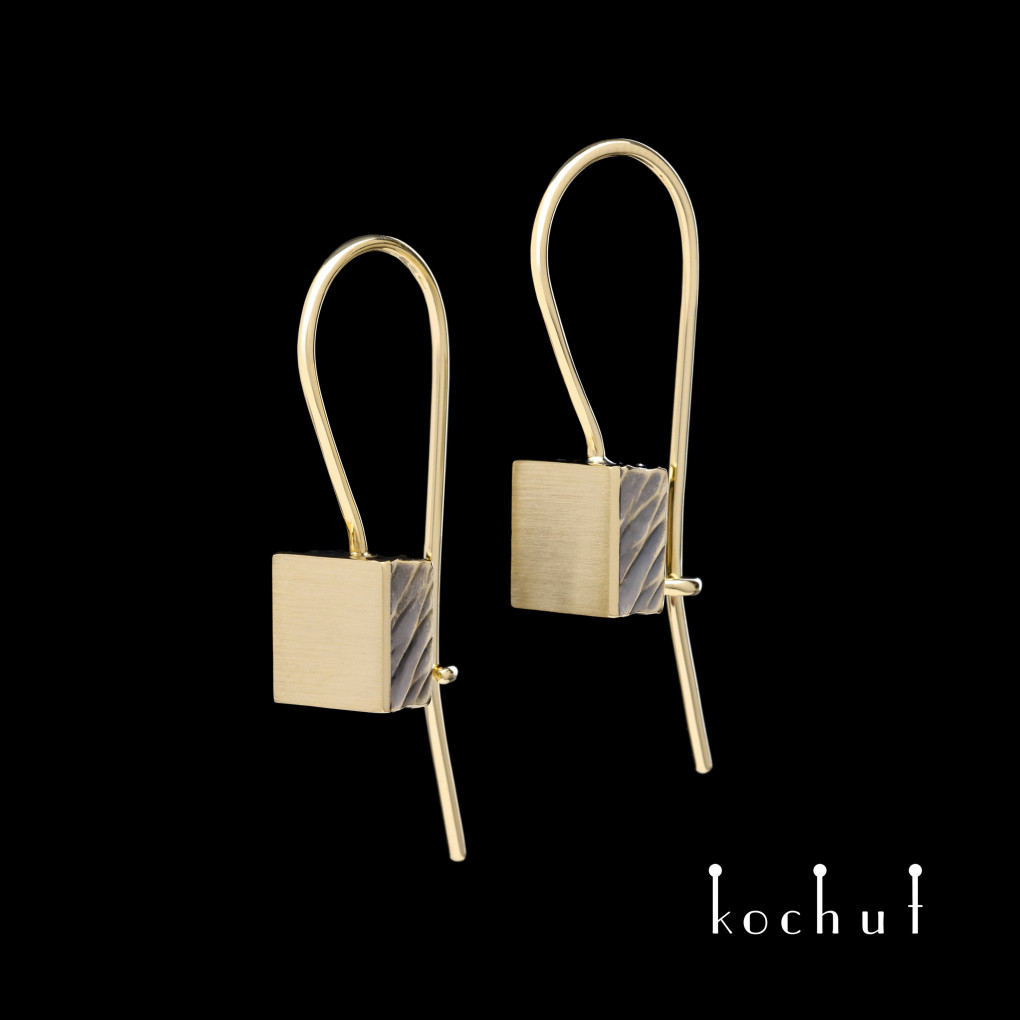 Earrings «Golden Square». Yellow gold, black rhodium