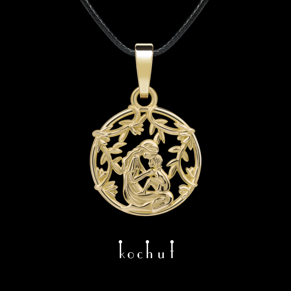 Pendant «Motherhood: mini». Yellow gold