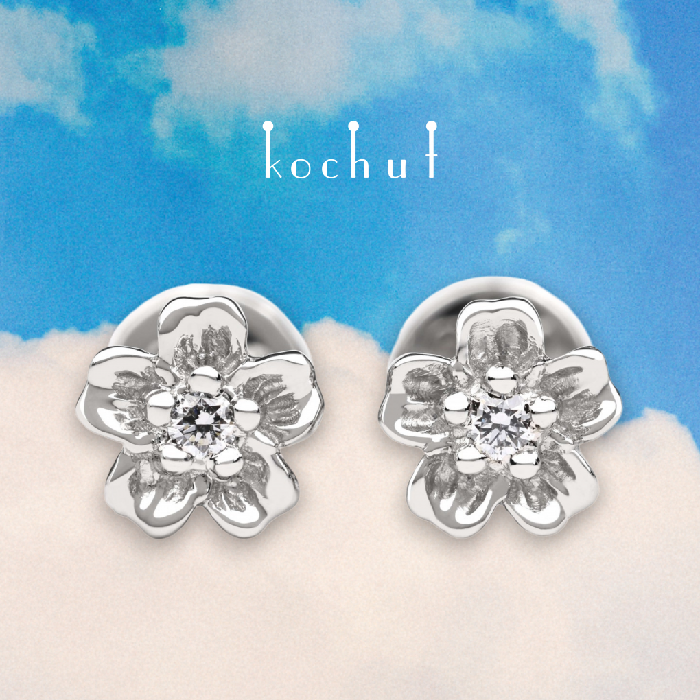 Earrings «Flowers». White gold, diamonds, white rhodium