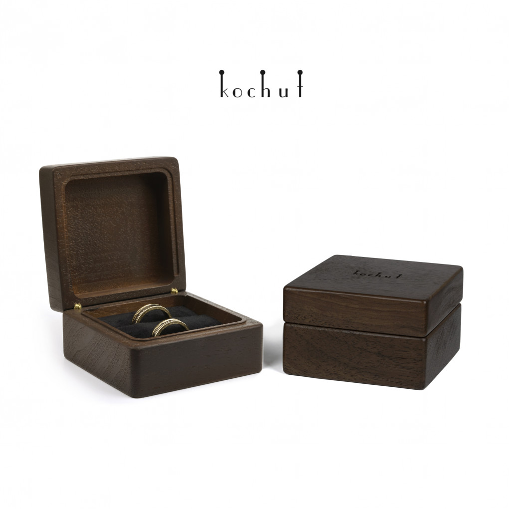 Jewellery box «Lyric». European walnut, oil
