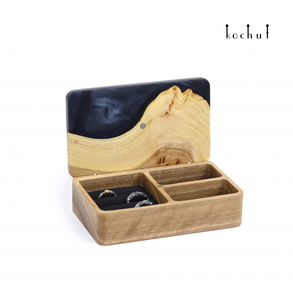 Jewellery organiser «Ornament». Elm, walnut, black epoxy resin