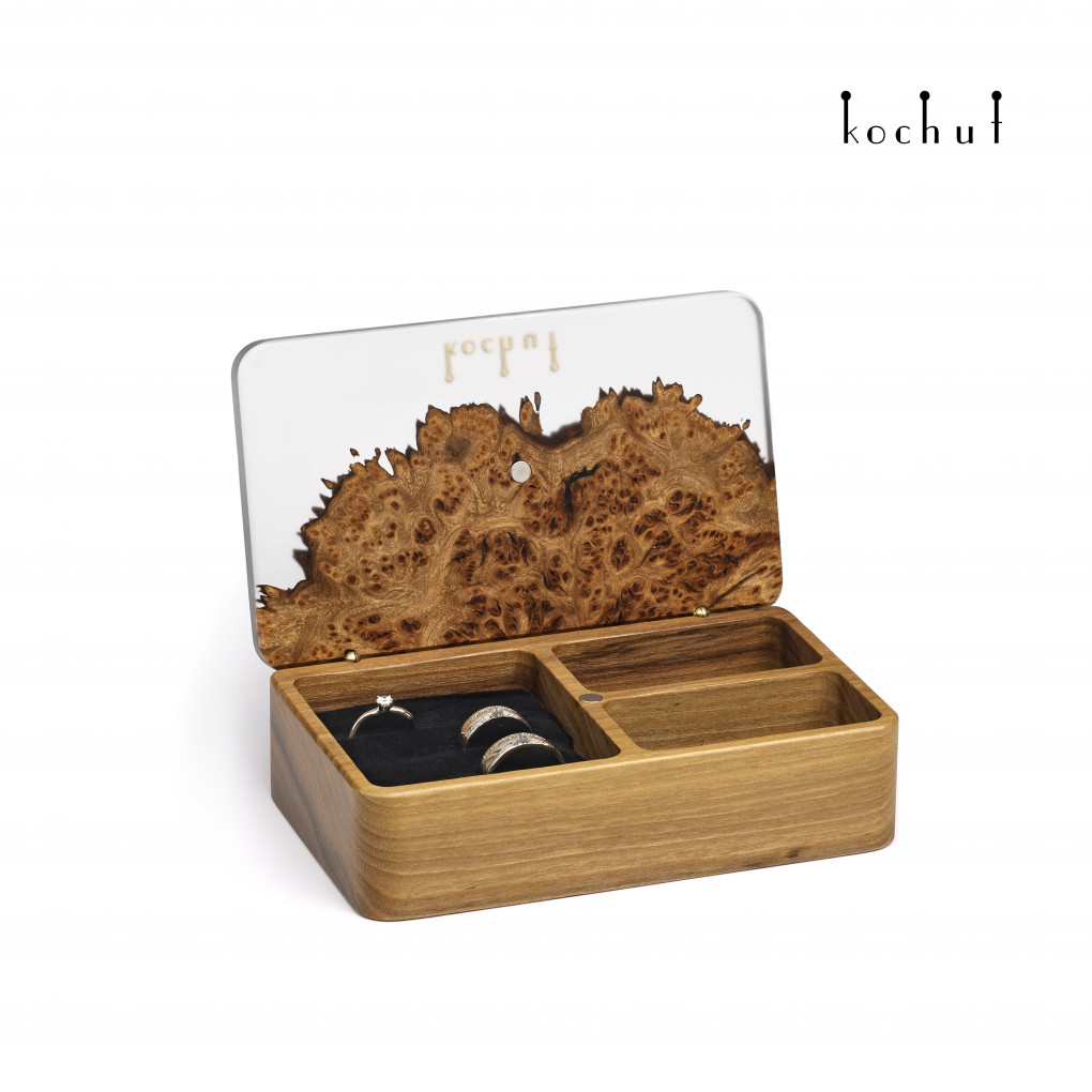 Jewellery organiser «Ornament». Elm, walnut, light gray epoxy resin