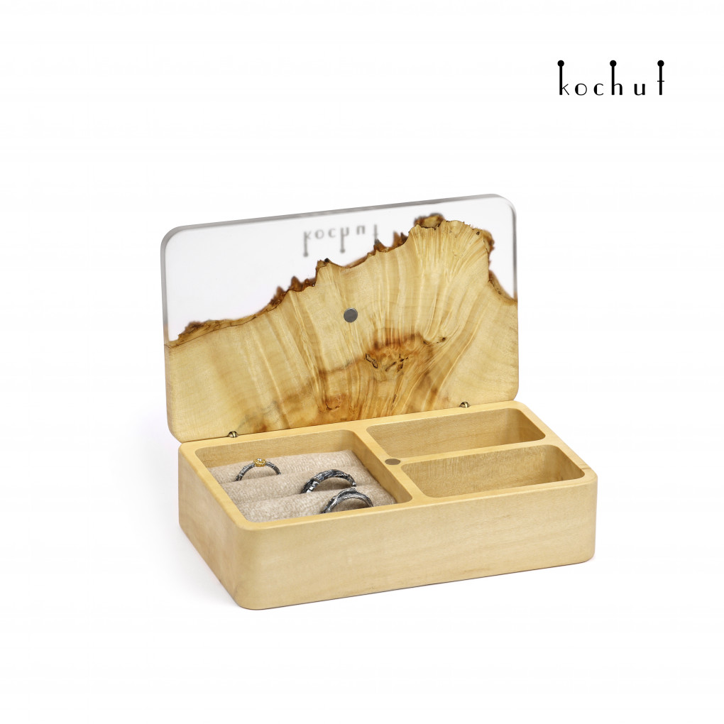 Jewellery organiser «Ornament». Maple, transparent epoxy resin 